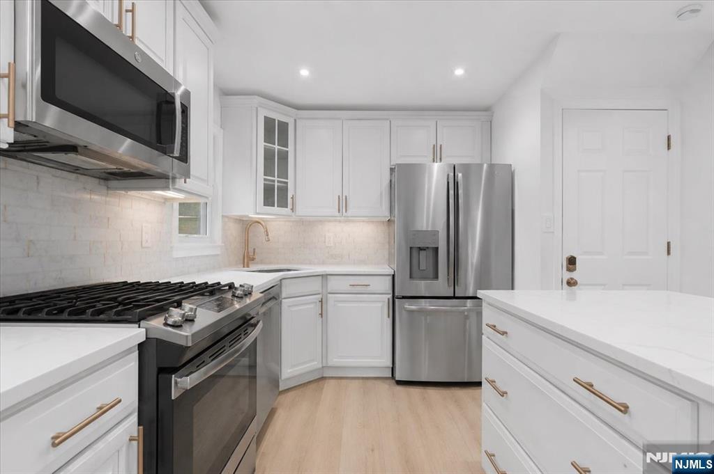 43 Berwyn Place Bergenfield, NJ 07621 - Photo 10 of 31
