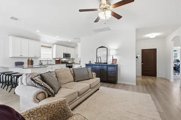 $309,900 | 916 Brittany Drive, Anna, TX 75409