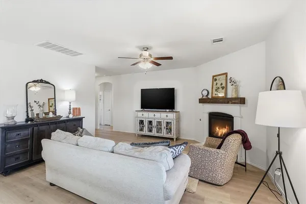 $309,900 | 916 Brittany Drive, Anna, TX 75409
