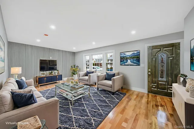 $879,000 | 214-07 110th Avenue | Bellaire Estates