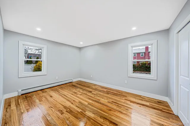 $879,000 | 214-07 110th Avenue | Bellaire Estates