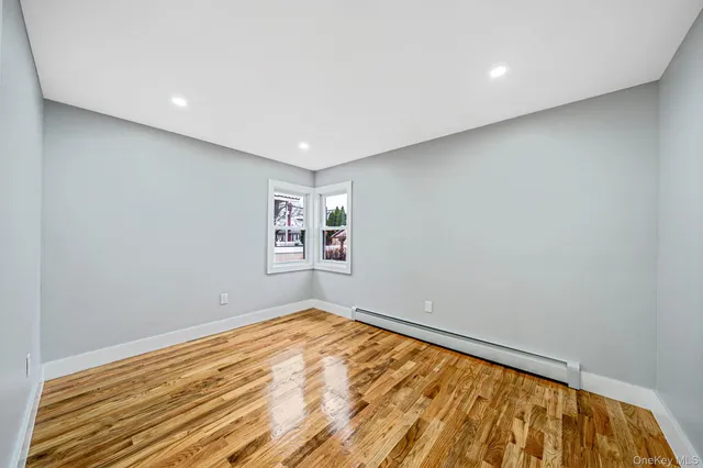 $879,000 | 214-07 110th Avenue | Bellaire Estates