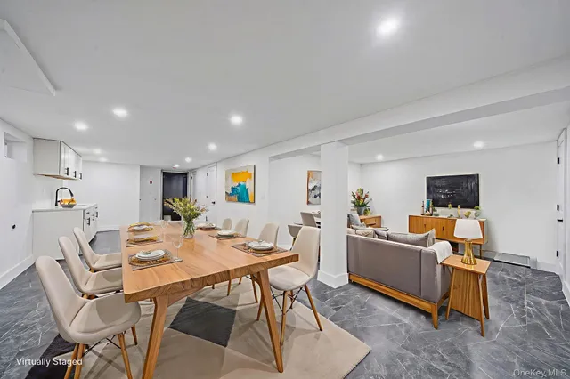 $879,000 | 214-07 110th Avenue | Bellaire Estates