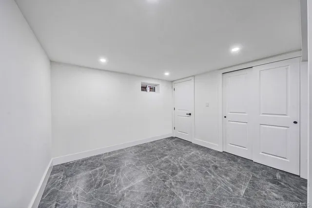 $879,000 | 214-07 110th Avenue | Bellaire Estates