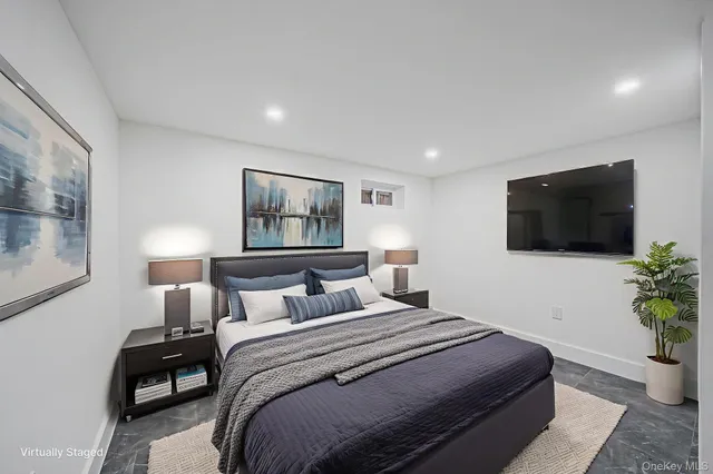 $879,000 | 214-07 110th Avenue | Bellaire Estates