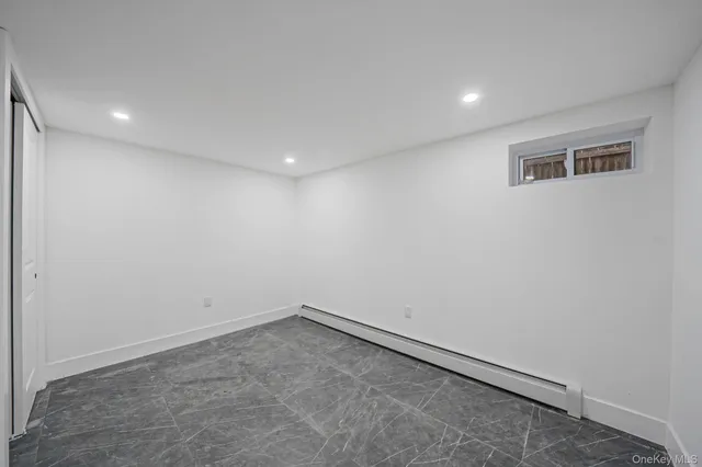 $879,000 | 214-07 110th Avenue | Bellaire Estates