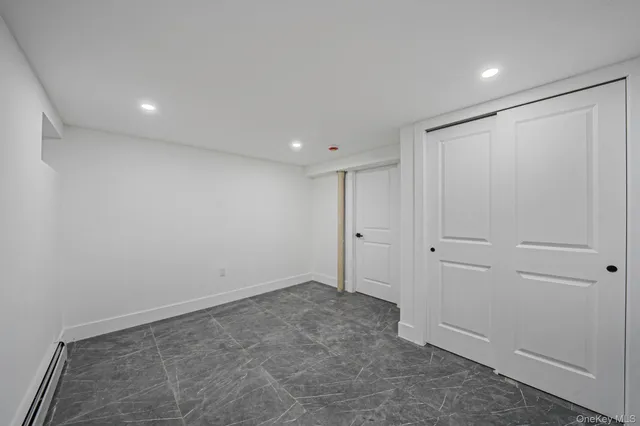 $879,000 | 214-07 110th Avenue | Bellaire Estates