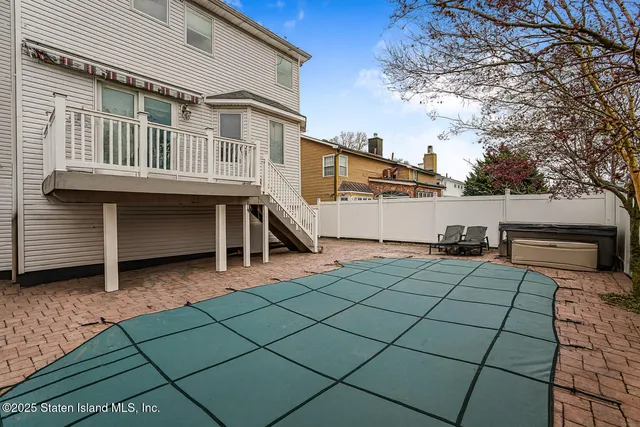 $1,250,000 | 840 Ionia Avenue | Woodrow