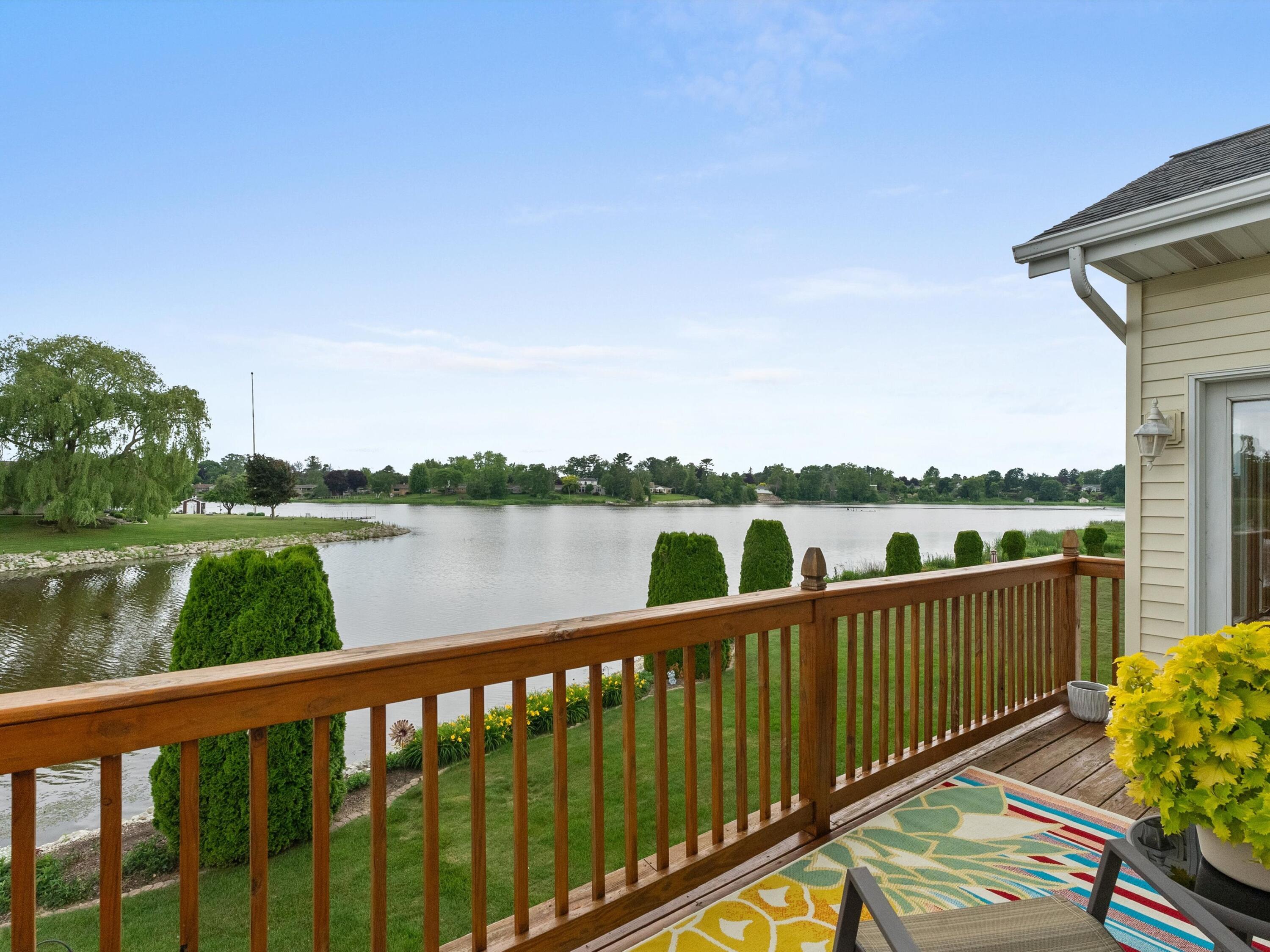1505 Blue Heron Drive Two Rivers, WI 54241 - Photo 5 of 50 05-05_exterior_001