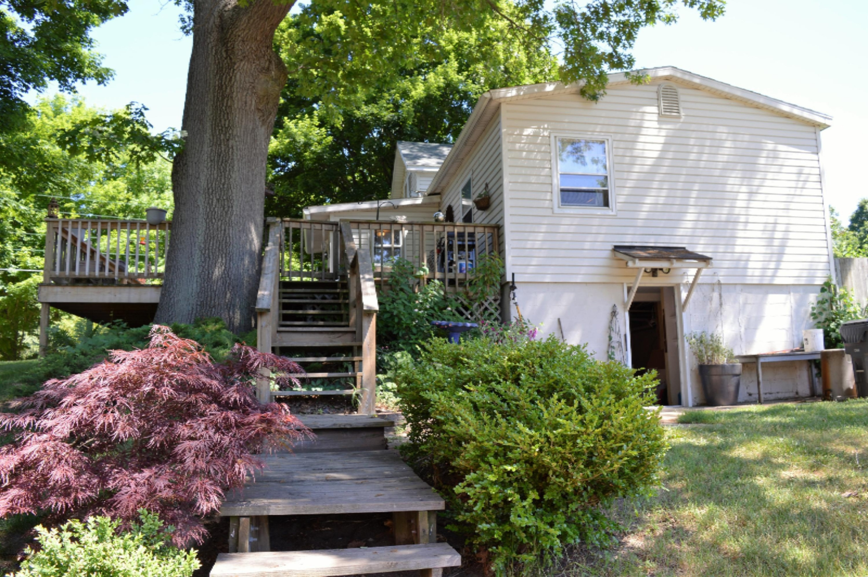2308 Riverside Road Benton Harbor, MI 49022 - Photo 1 of 36 DSC_0259