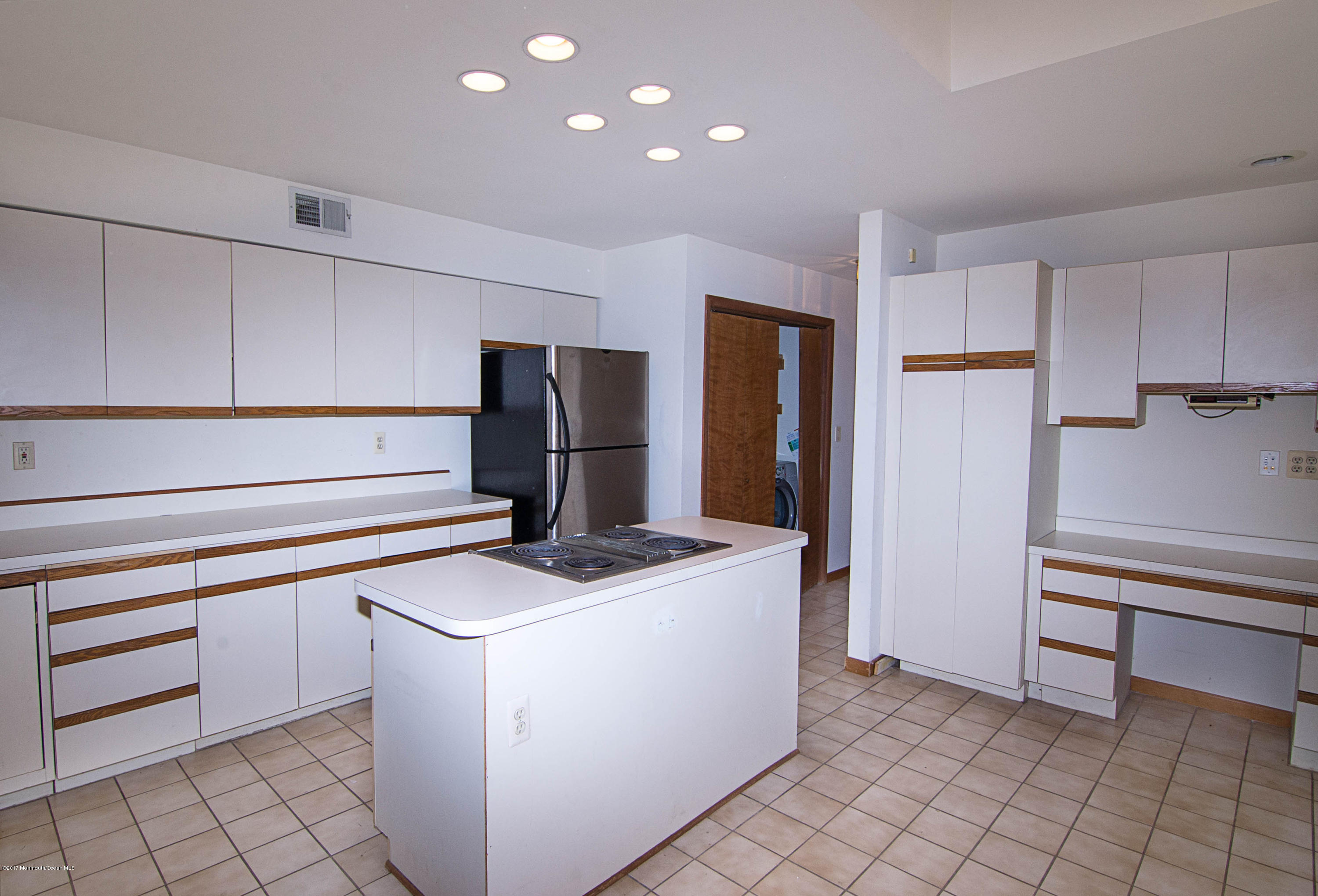 951 Toms River Road Jackson, NJ 08527 - Photo 12 of 32 _RMJ7763.jpg edit kitchen