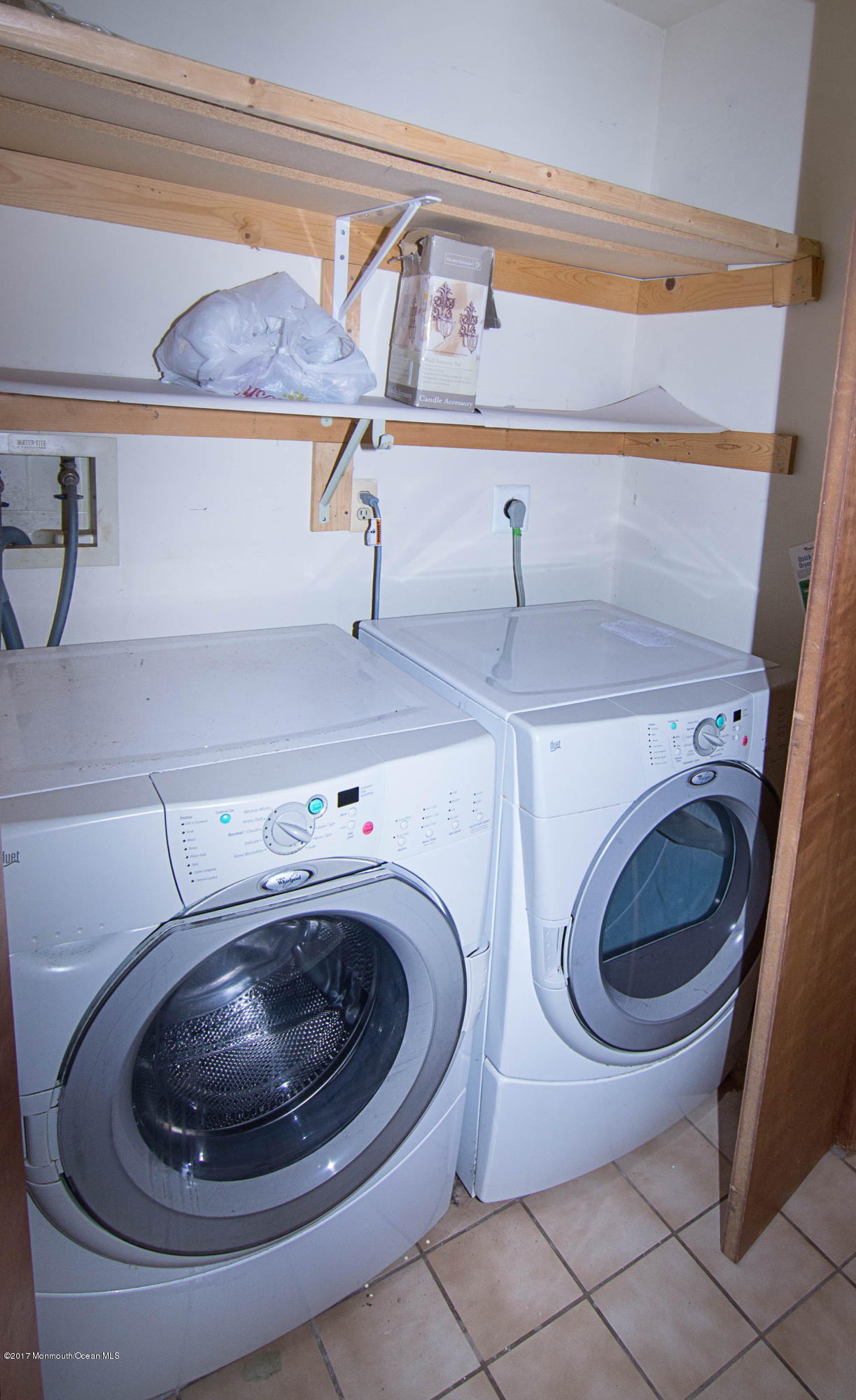 951 Toms River Road Jackson, NJ 08527 - Photo 16 of 32 _RMJ7792.jpg edit laundry room