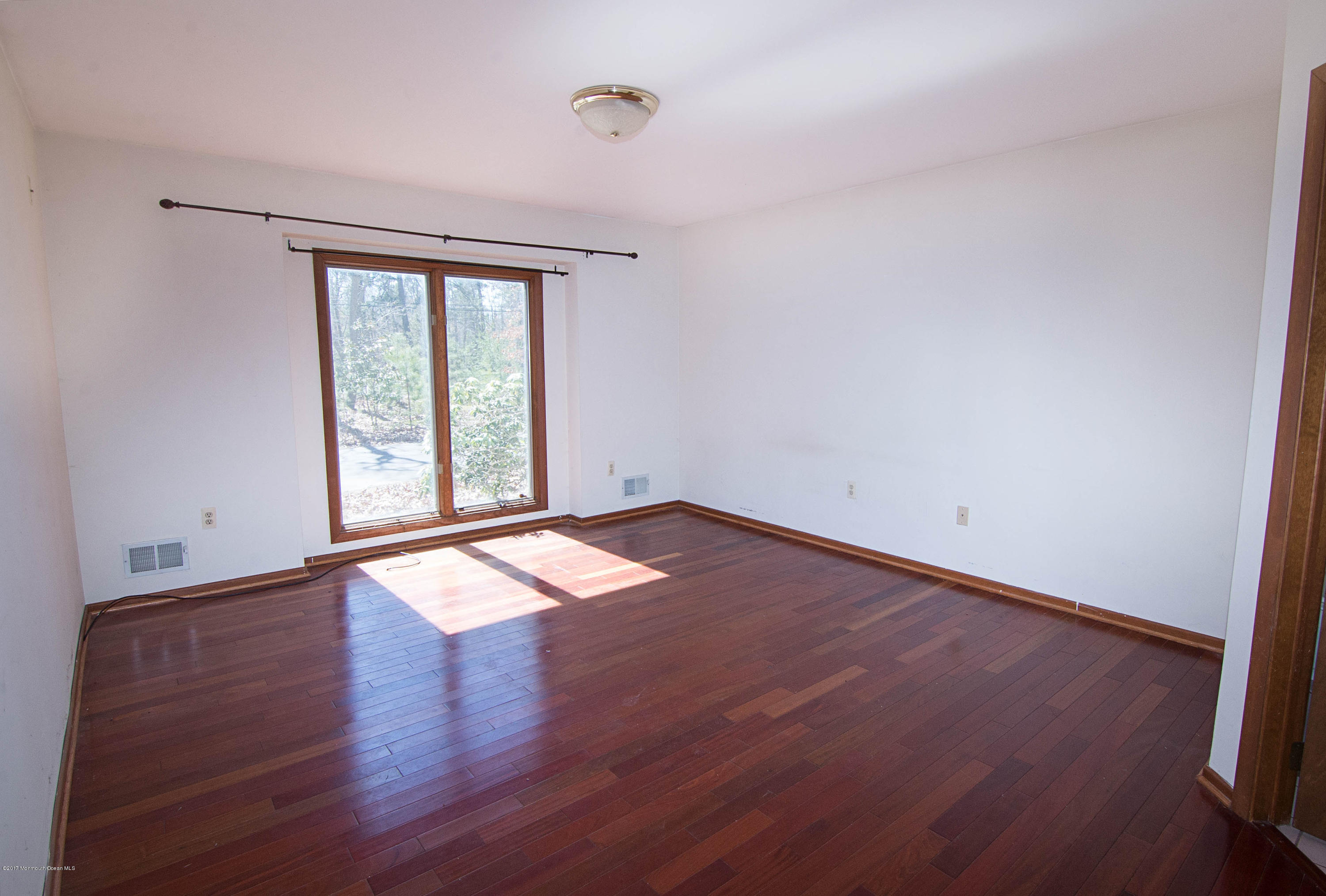 951 Toms River Road Jackson, NJ 08527 - Photo 5 of 32 _RMJ7713.jpg edit master bed