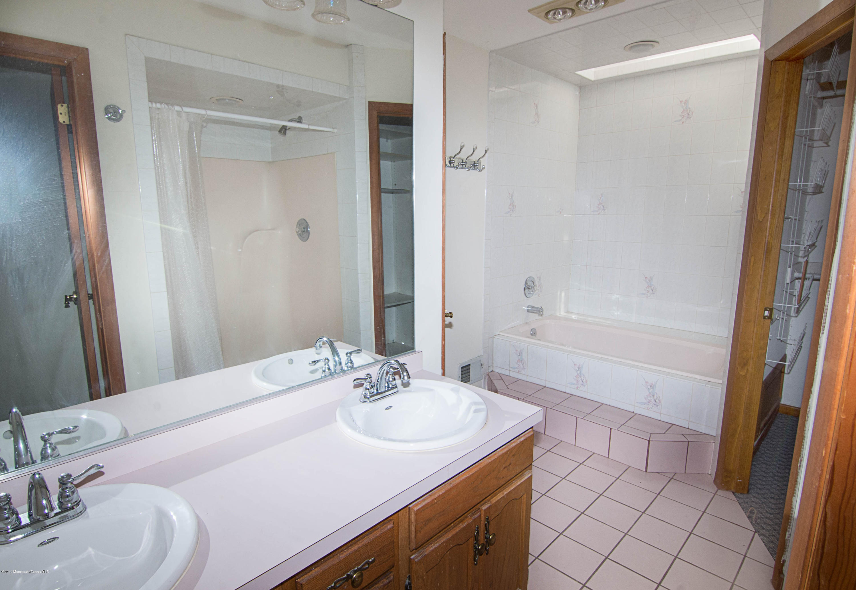 951 Toms River Road Jackson, NJ 08527 - Photo 7 of 32 _RMJ7730.jpg edit master bath