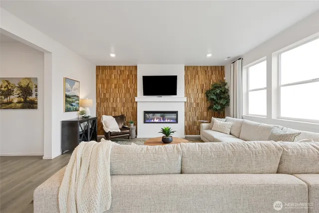 $784,995 | 14733 59th Avenue East, Unit 27, Puyallup, WA 98375