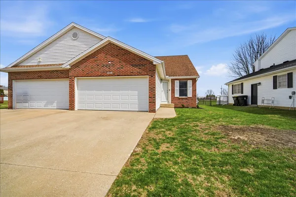 $225,000 | 1308 Beacon Hill Court, Normal, IL 61761