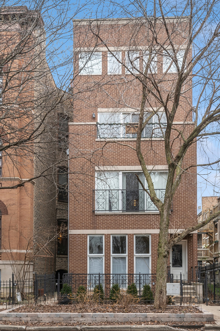 3509 North Fremont Street, Unit 3R Chicago, IL 60657 - Photo 1 of 1