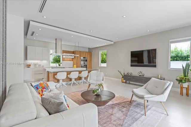 $9,900 | Doral, Doral, FL 33178