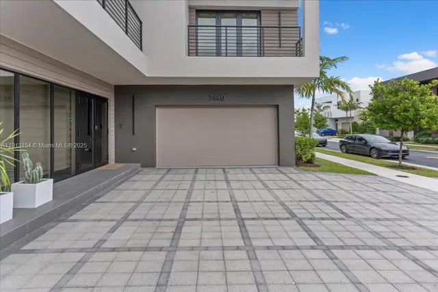 $9,900 | Doral, Doral, FL 33178