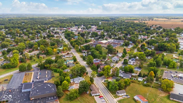 $329,900 | 516 Howard Avenue, Rockville, IN 47872