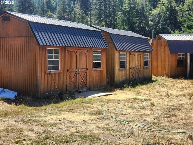 $235,000 | 920 Buck Creek Road, Drain, OR 97435