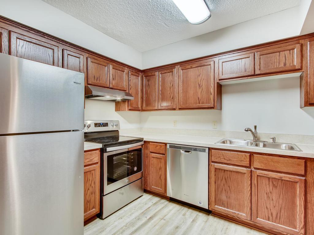 9359 Ranchview Lane North Maple Grove, MN 55369 - Photo 5 of 11 Gallery Image 5