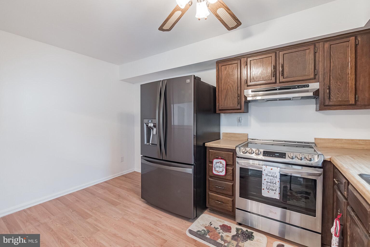 1063 Downton Road Baltimore, MD 21227 - Photo 11 of 30