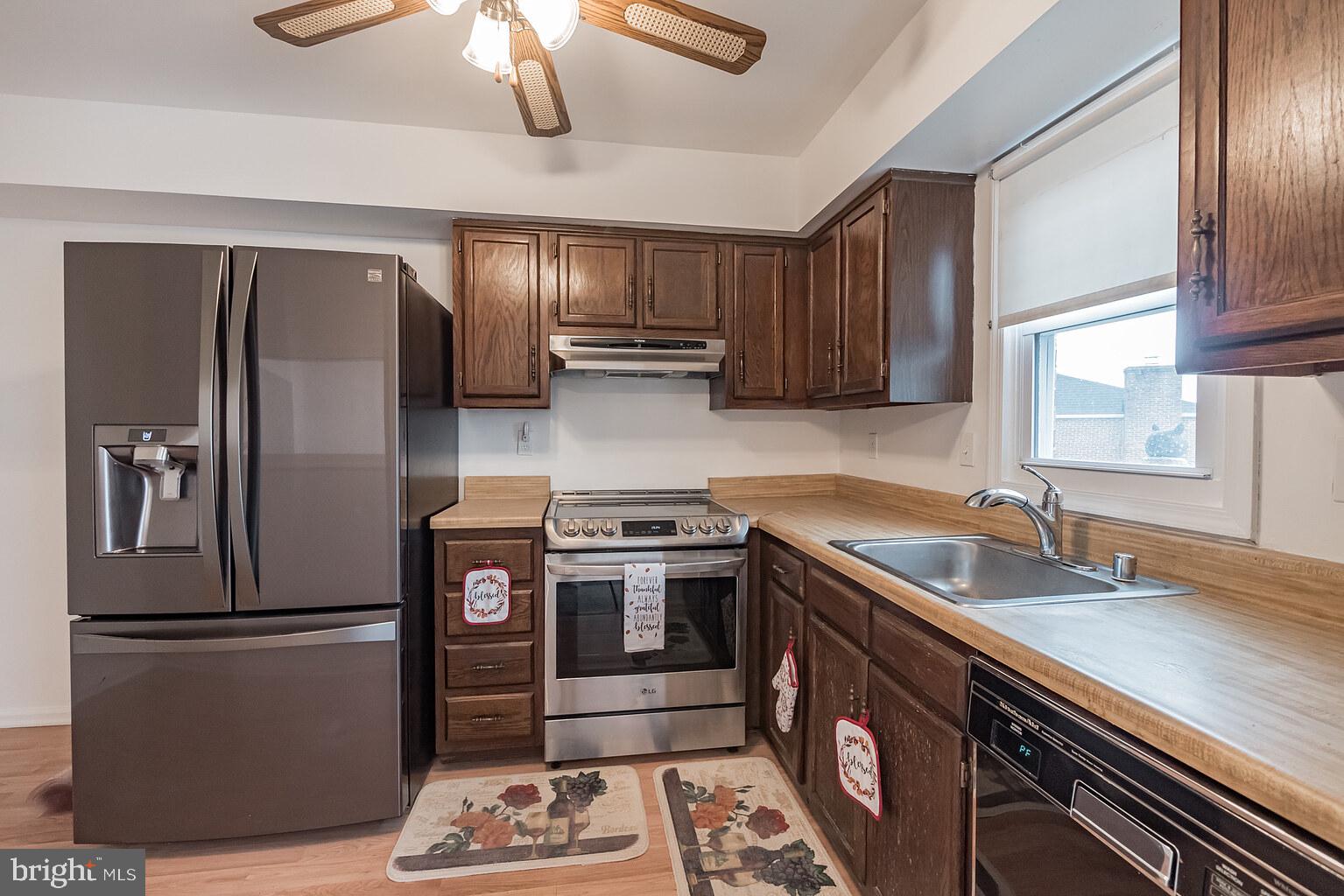1063 Downton Road Baltimore, MD 21227 - Photo 12 of 30
