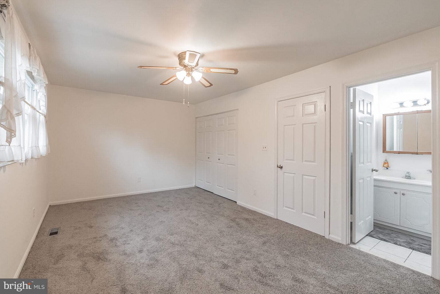 1063 Downton Road Baltimore, MD 21227 - Photo 15 of 30