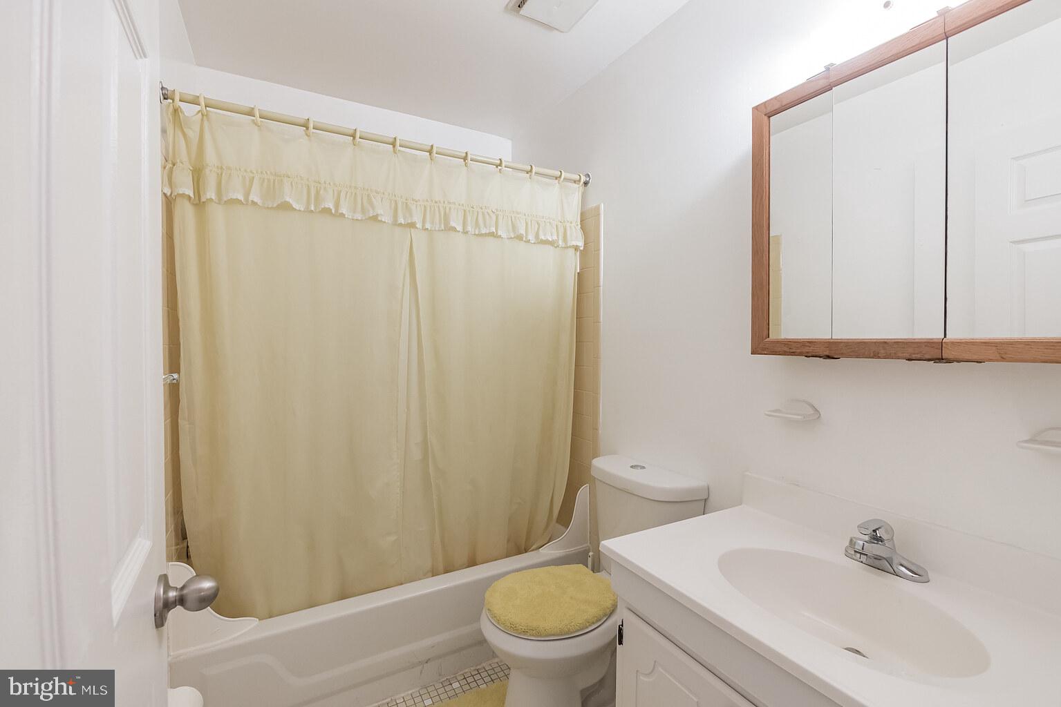 1063 Downton Road Baltimore, MD 21227 - Photo 21 of 30