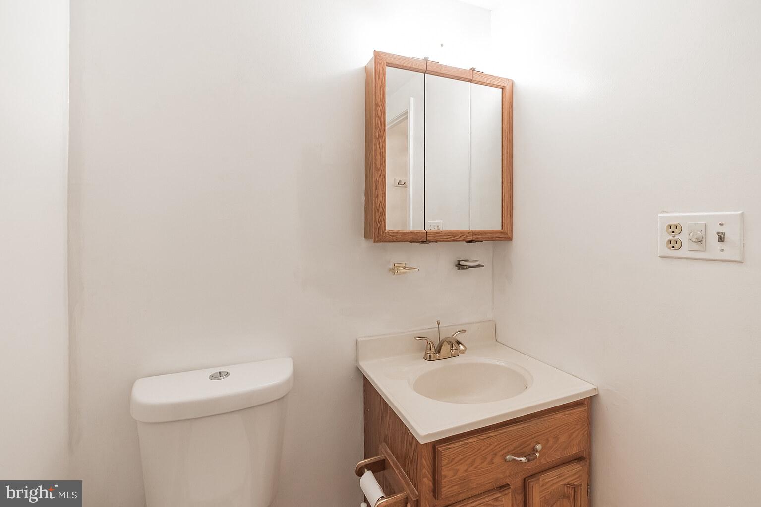 1063 Downton Road Baltimore, MD 21227 - Photo 26 of 30
