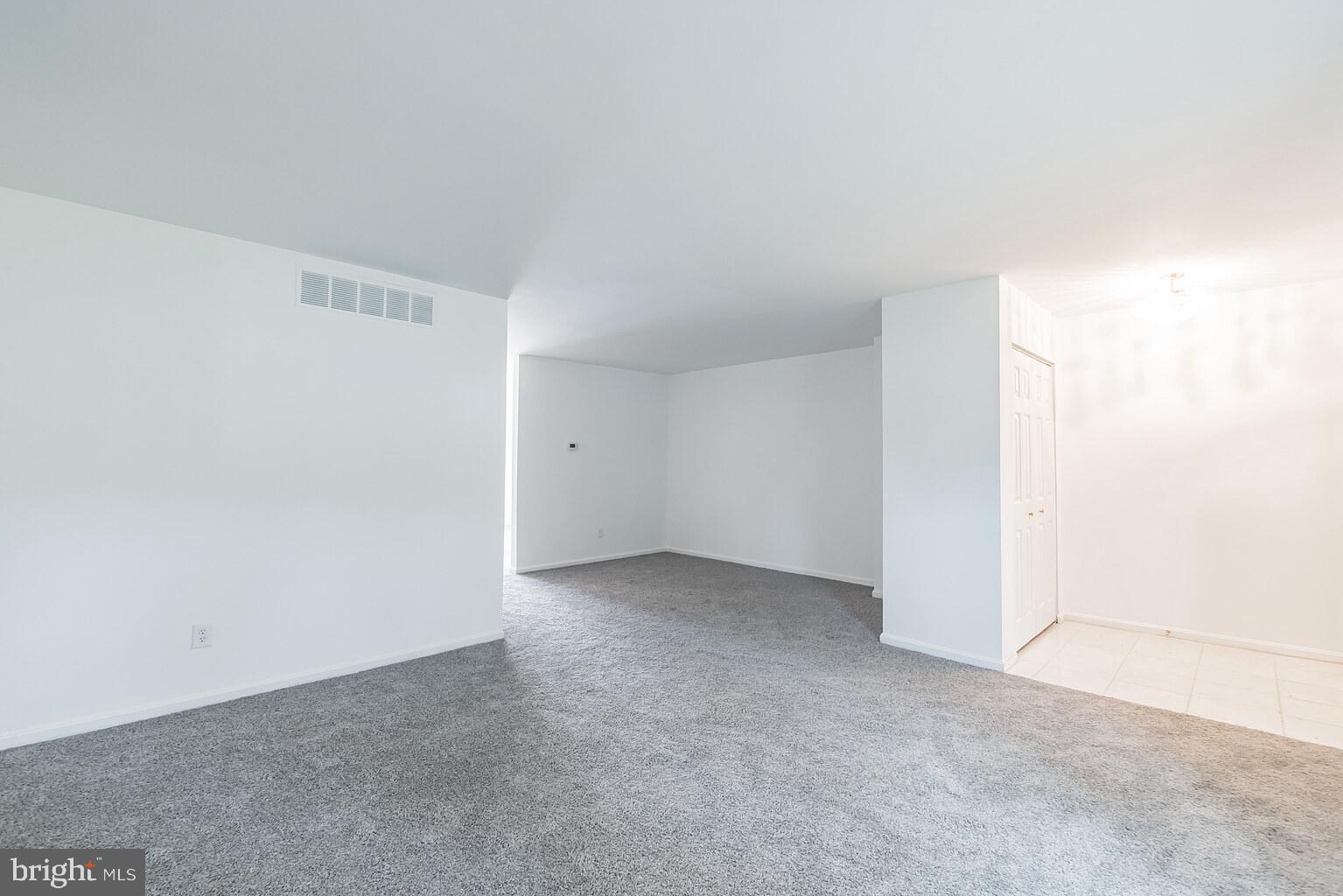 1063 Downton Road Baltimore, MD 21227 - Photo 5 of 30