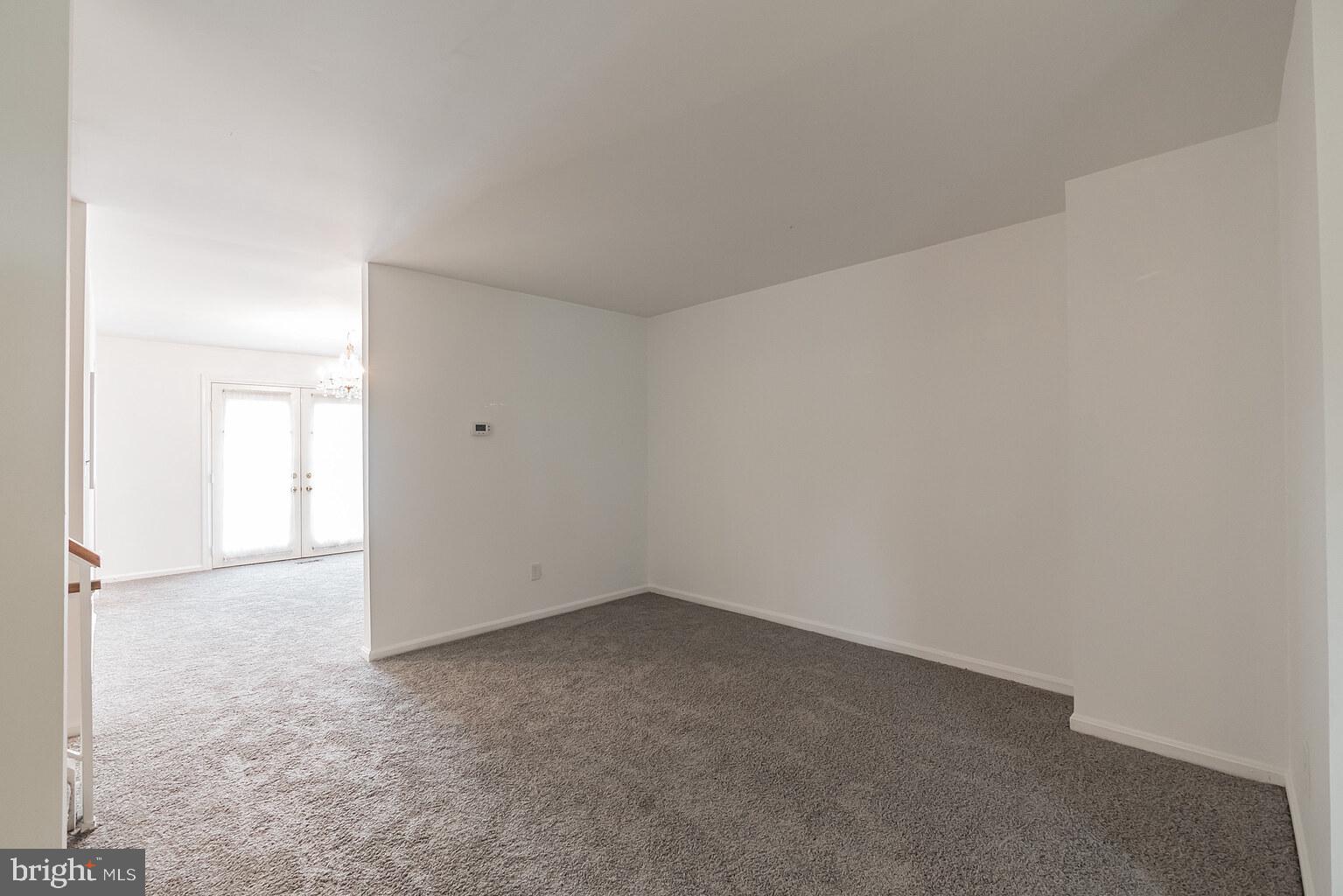 1063 Downton Road Baltimore, MD 21227 - Photo 6 of 30