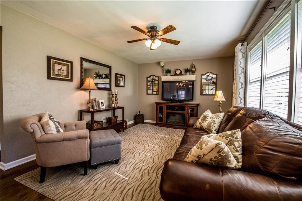 2397 Nicholson Road Sewickley, PA 15143 - Photo 2 of 24 Gallery Image 2