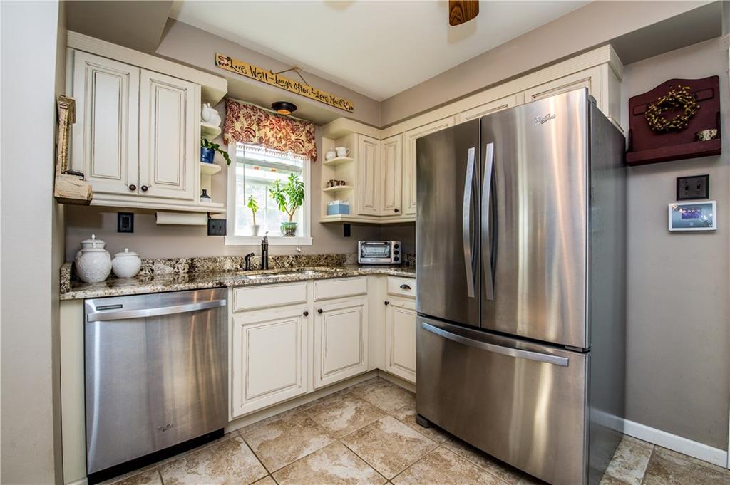 2397 Nicholson Road Sewickley, PA 15143 - Photo 6 of 24 Gallery Image 6