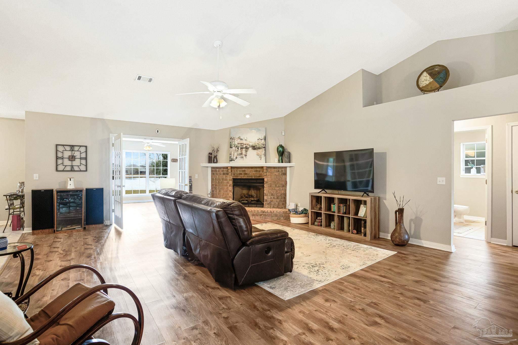 1956 Crown Pointe Boulevard Pensacola, FL 32506 - Photo 4 of 68