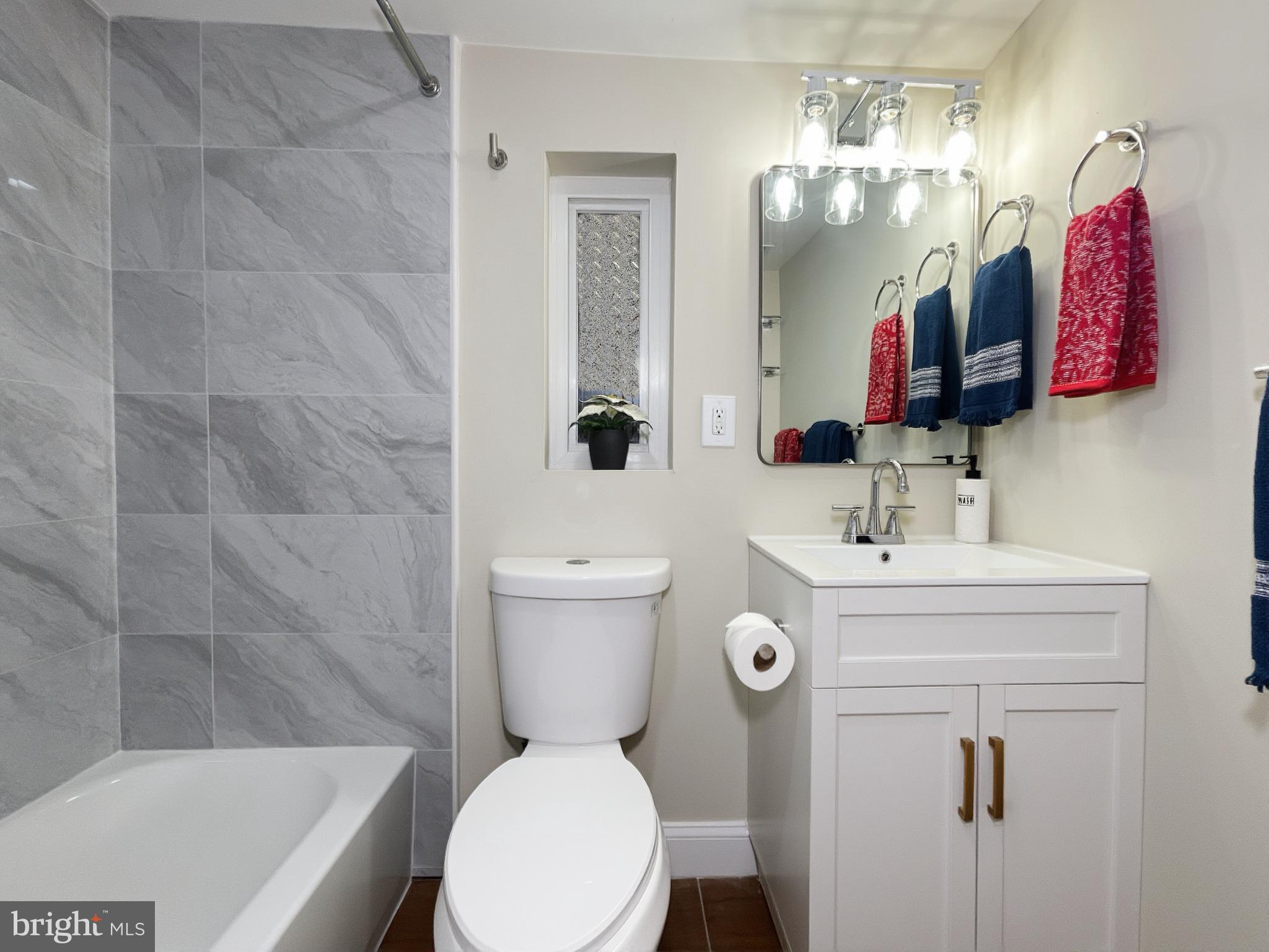 1102 Carroll Street Baltimore, MD 21230 - Photo 23 of 52 Bathroom on the 2nd floor