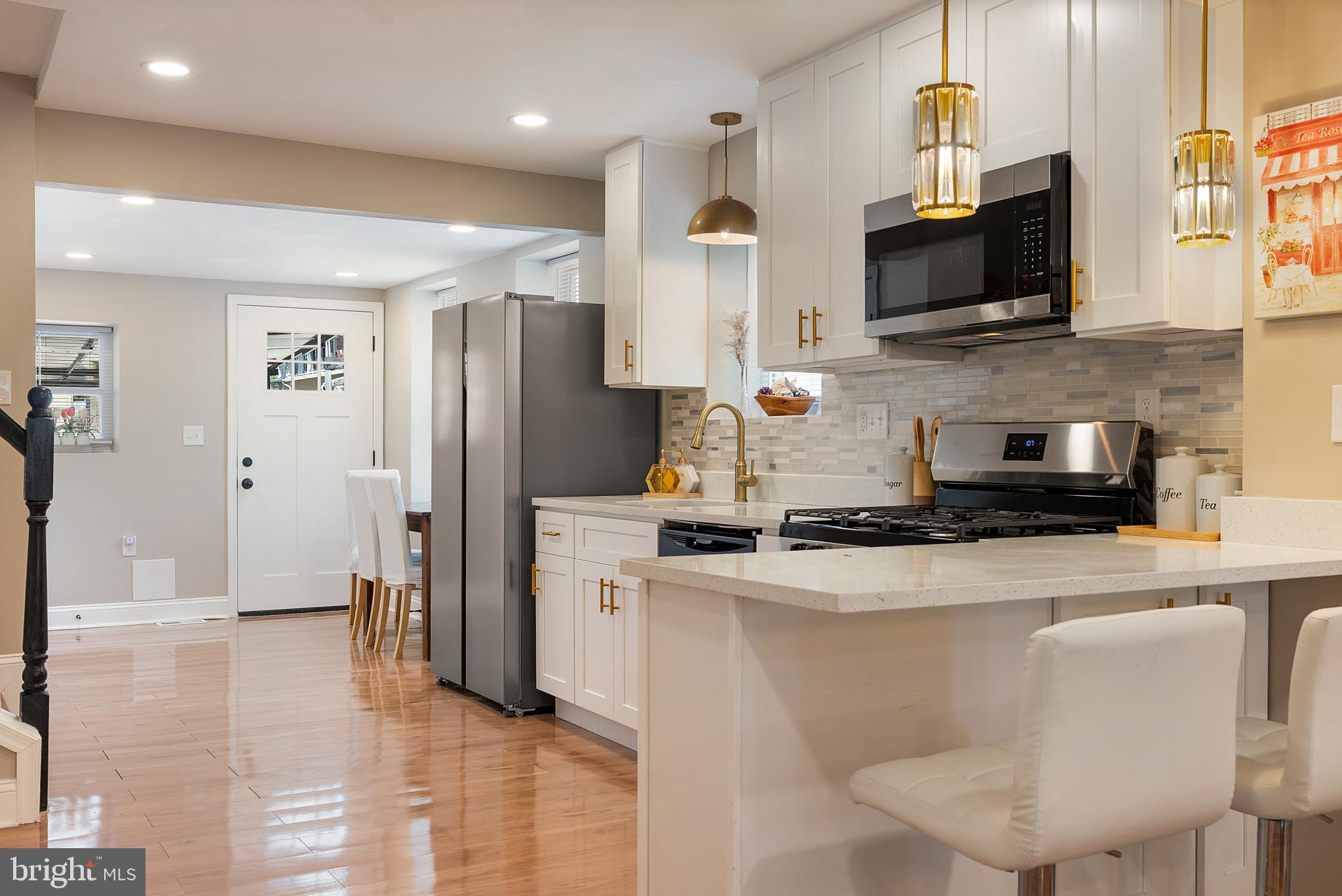 1102 Carroll Street Baltimore, MD 21230 - Photo 10 of 52 Kitchen with a bar