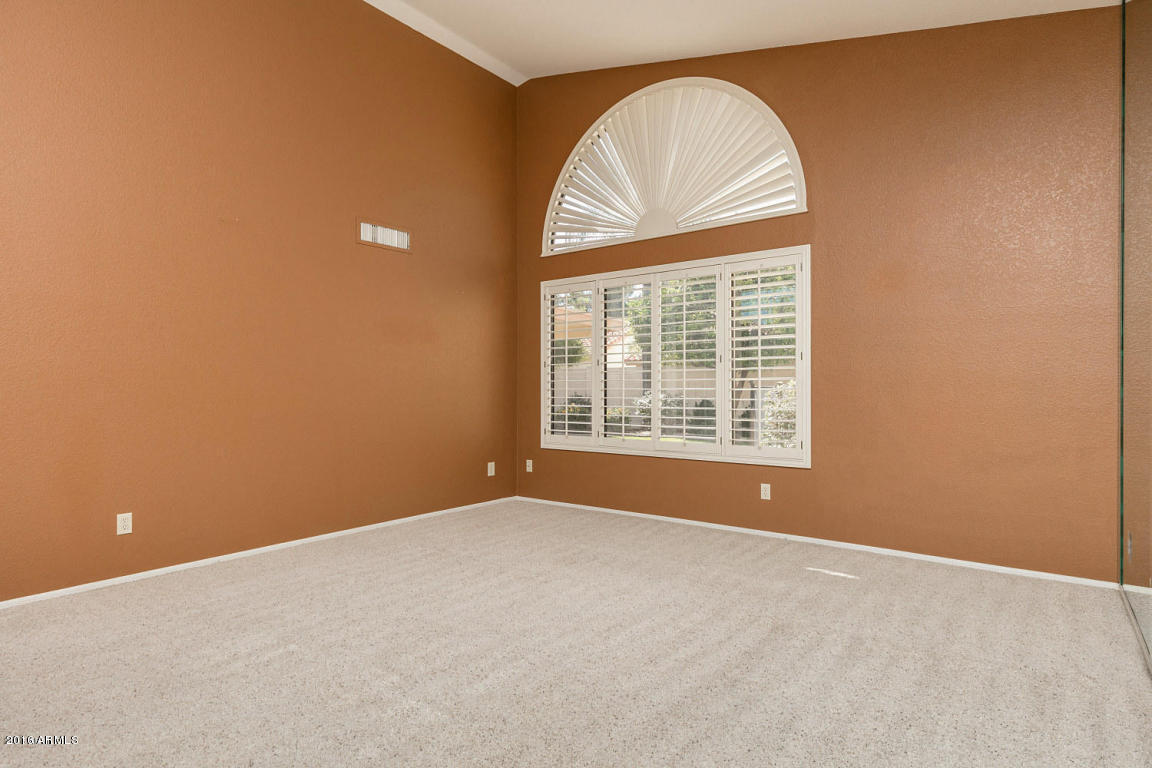 221 West Knox Road Tempe, AZ 85284 - Photo 18 of 24 221 W Knox living