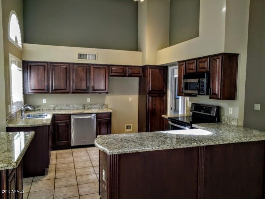 221 West Knox Road Tempe, AZ 85284 - Photo 3 of 24 221 W Knox kitchen
