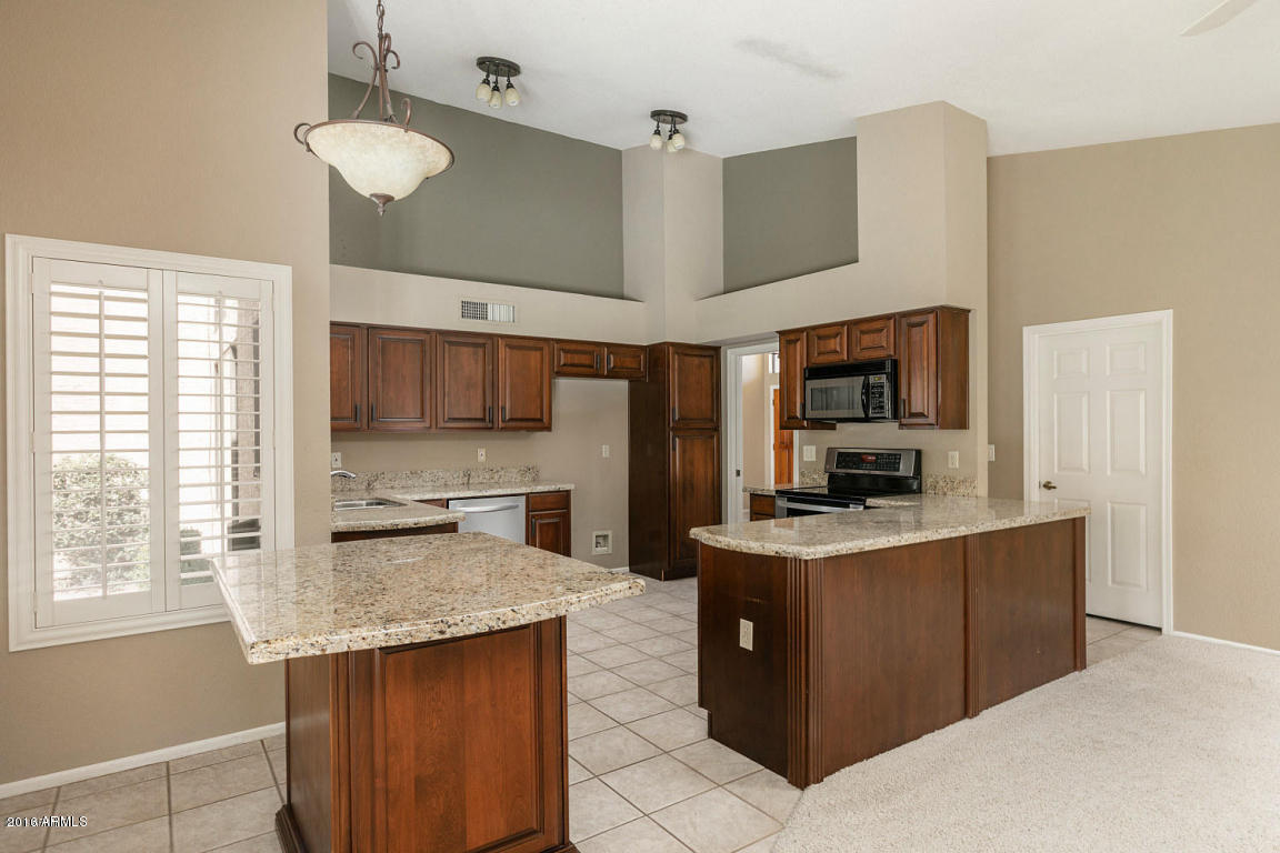 221 West Knox Road Tempe, AZ 85284 - Photo 4 of 24 221 W Knox granite counters