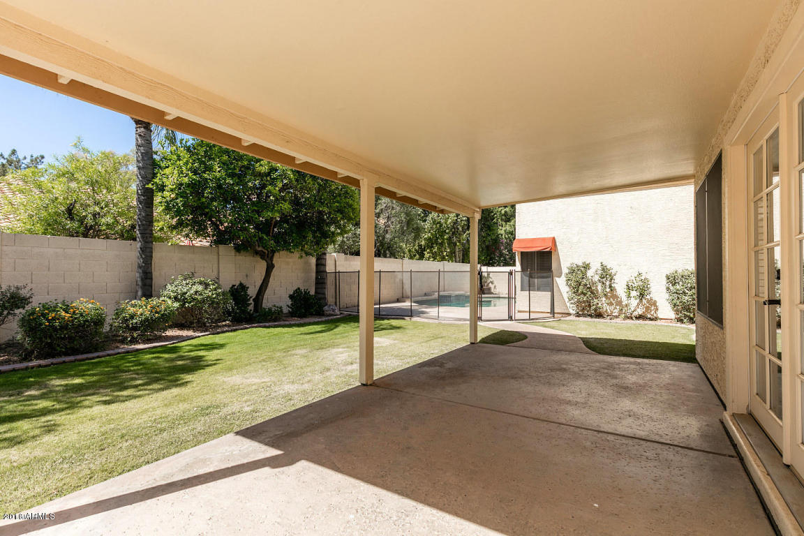 221 West Knox Road Tempe, AZ 85284 - Photo 7 of 24 221 W Knox large covered patio