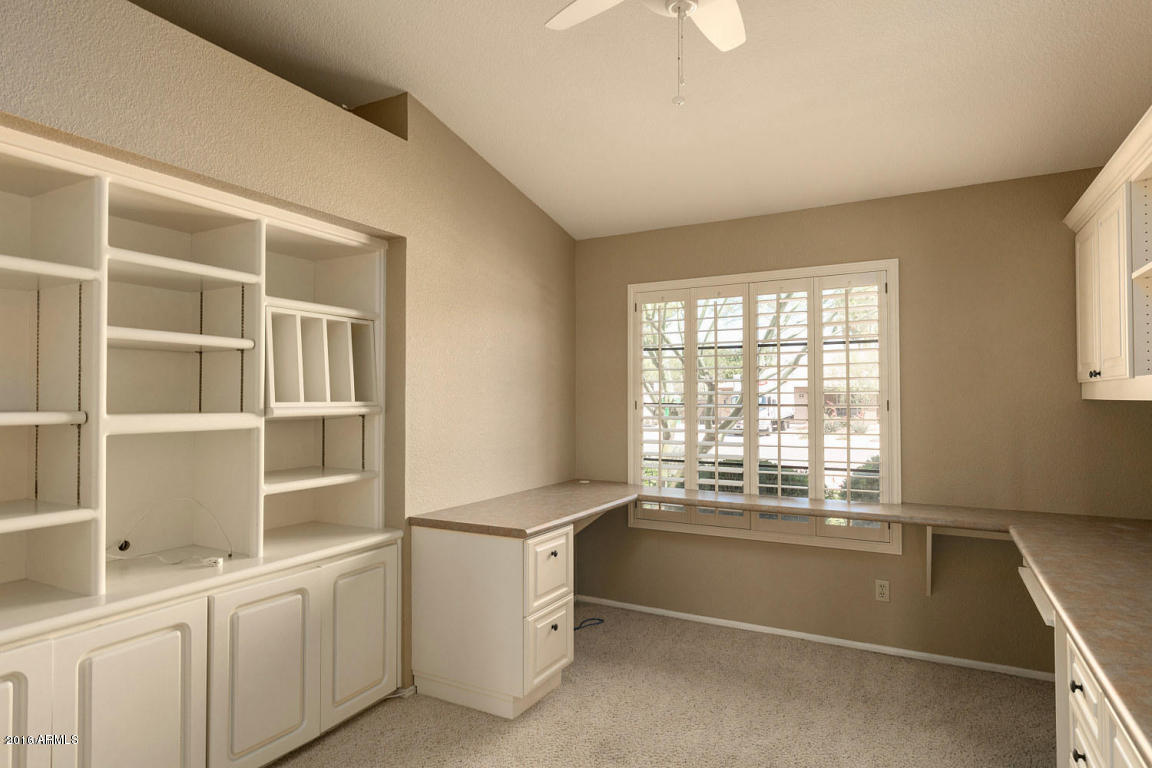 221 West Knox Road Tempe, AZ 85284 - Photo 9 of 24 221 W Knox den office