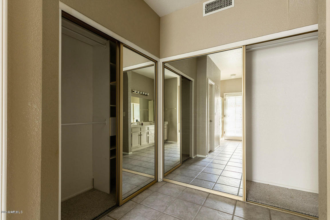 221 West Knox Road Tempe, AZ 85284 - Photo 10 of 24 221 W Knox double closets
