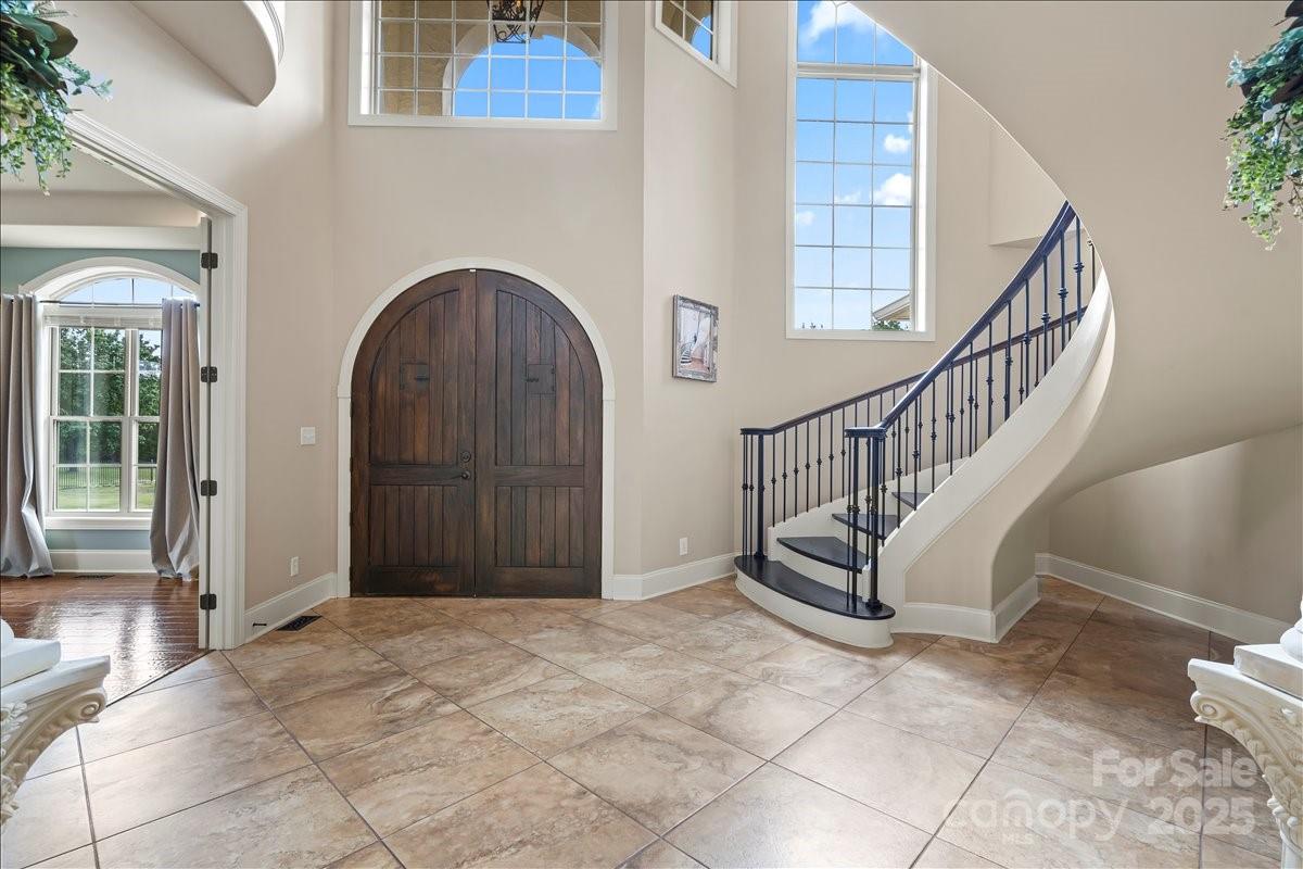 220 Fincher Road Pauline, SC 29374 - Photo 5 of 48 a view of entryway