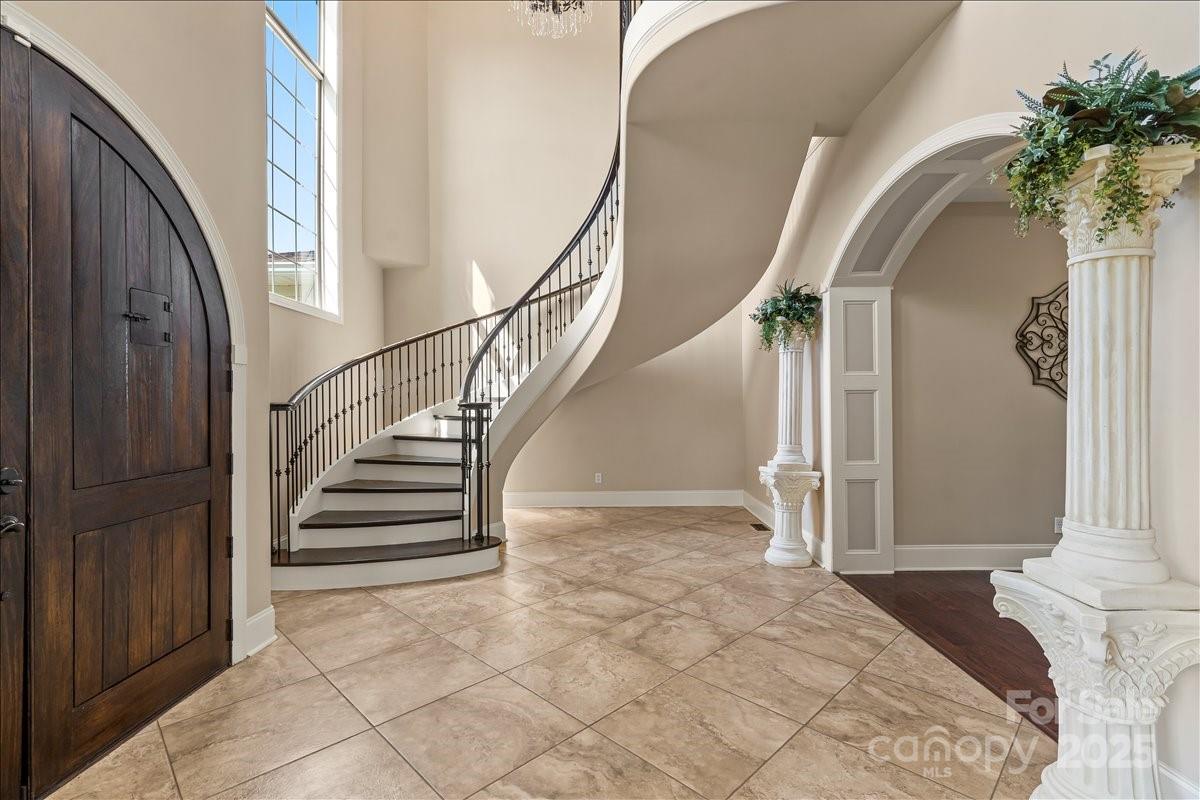 220 Fincher Road Pauline, SC 29374 - Photo 6 of 48 a view of entryway