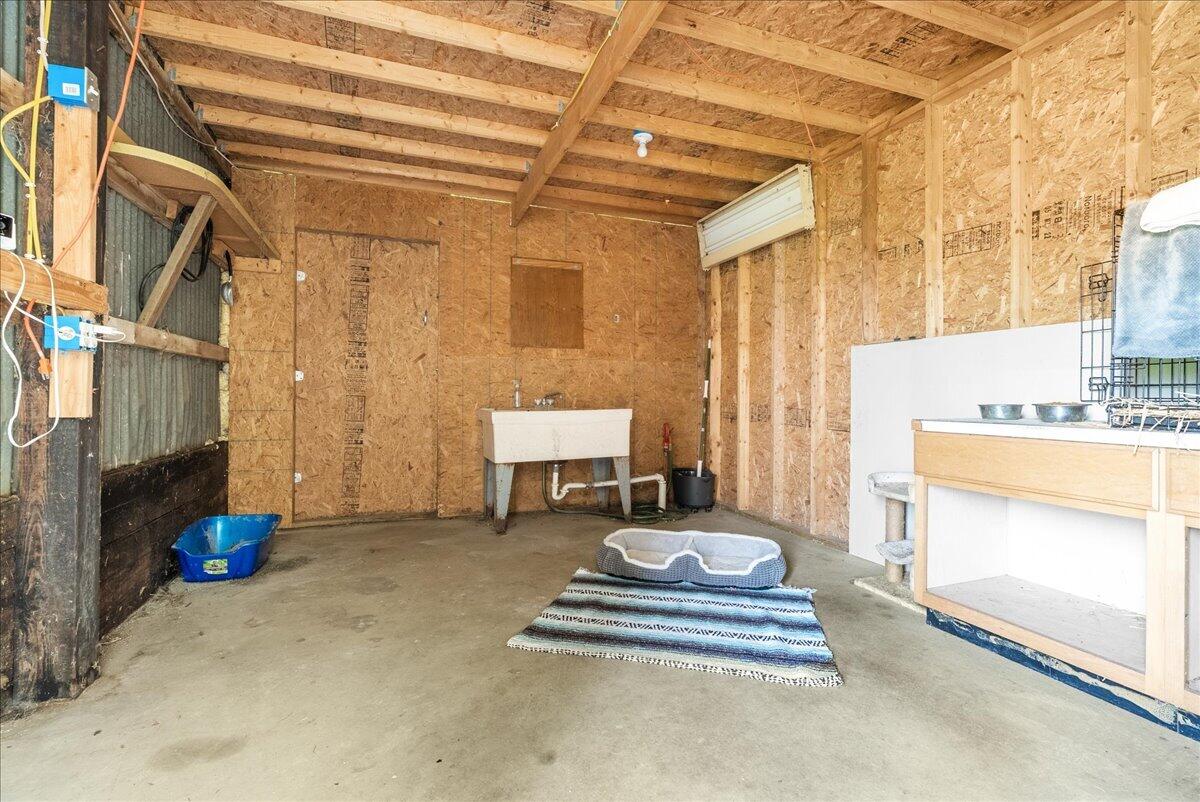 975 South Elliott Road Fowlerville, MI 48836 - Photo 39 of 56 44-Media Jett - 10