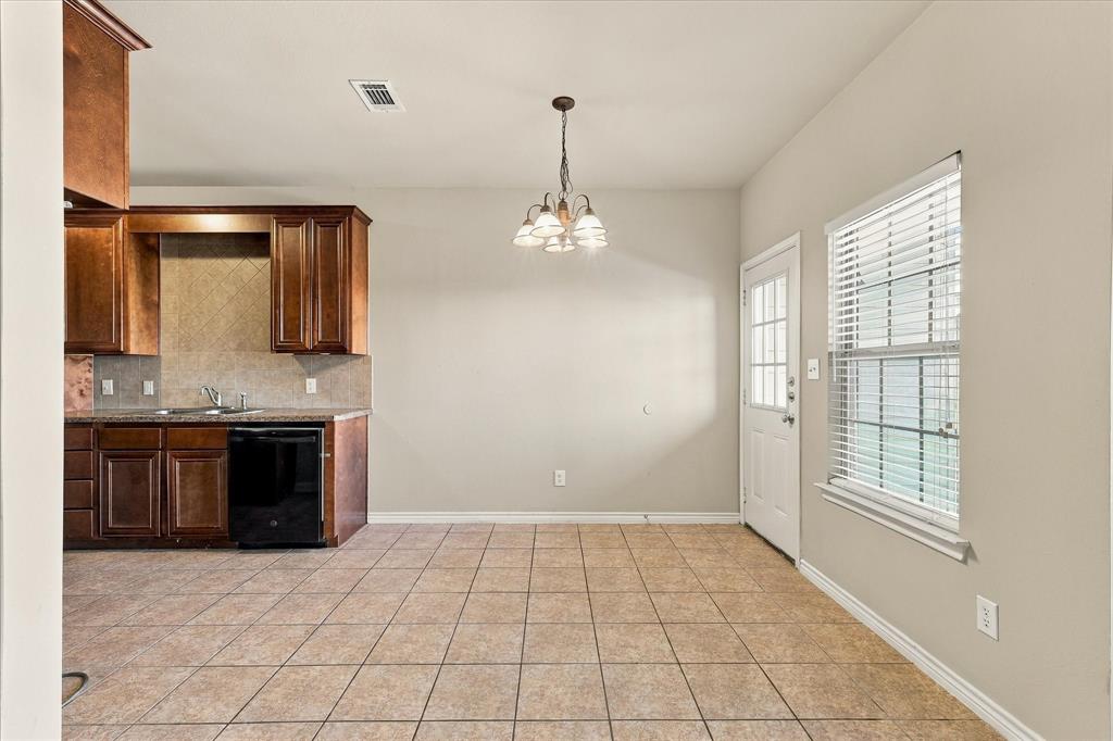 902 Parkplace Ridge Princeton, TX 75407 - Photo 10 of 39 Gallery Image 10