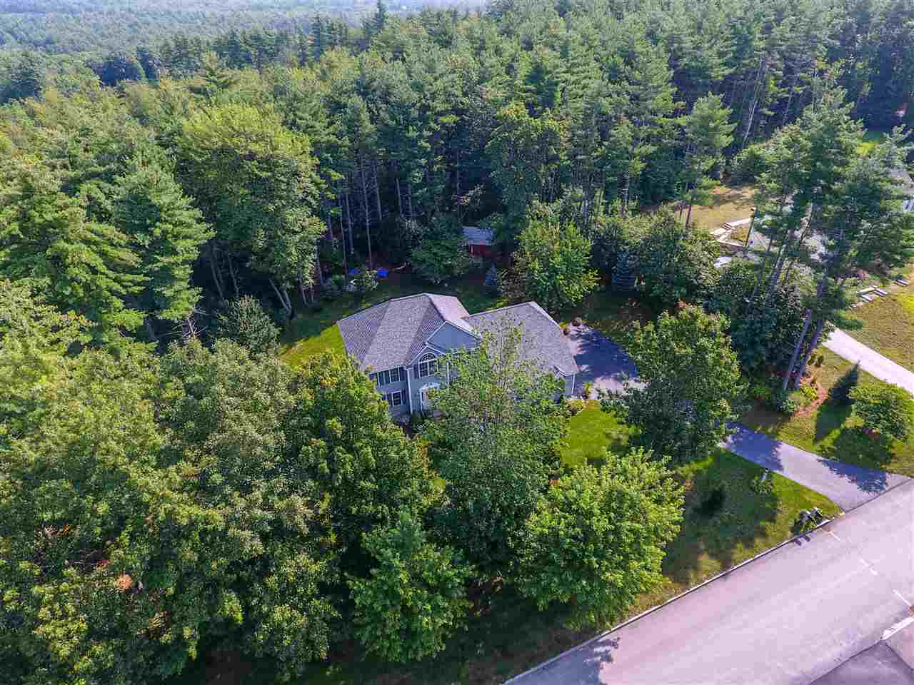 14 Post Road Hooksett, NH 03106 - Photo 4 of 40