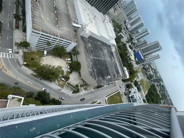 $2,585 | 1750 North Bayshore Drive, Unit 2810, Miami, FL 33132